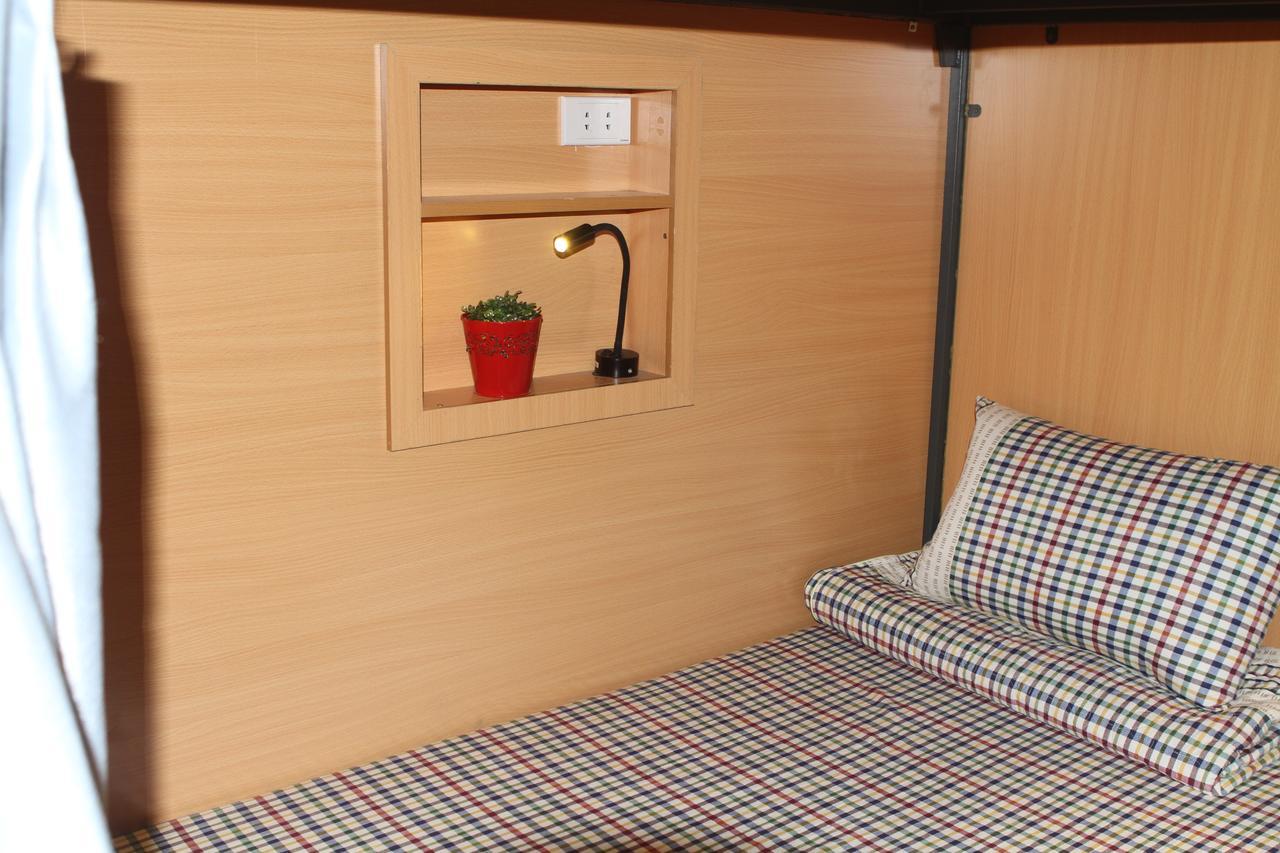 Golden Snake Hostel هانوي المظهر الخارجي الصورة